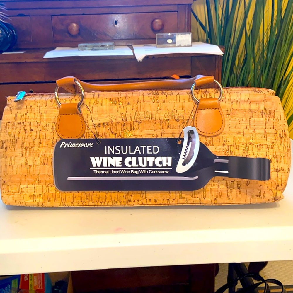 Insulated Wine 🍷 Clutch & Wine Opener